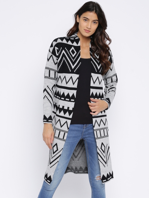 

Deal Jeans Grey & Black Printed Open Front Shrug