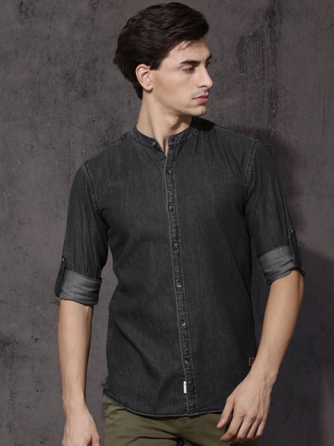 

Roadster Men Black Regular Fit Faded Denim Shirt