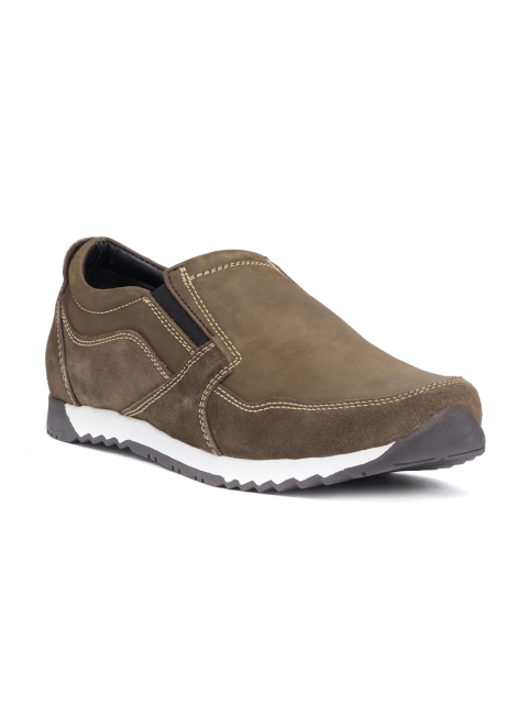 bata shoes 50 off