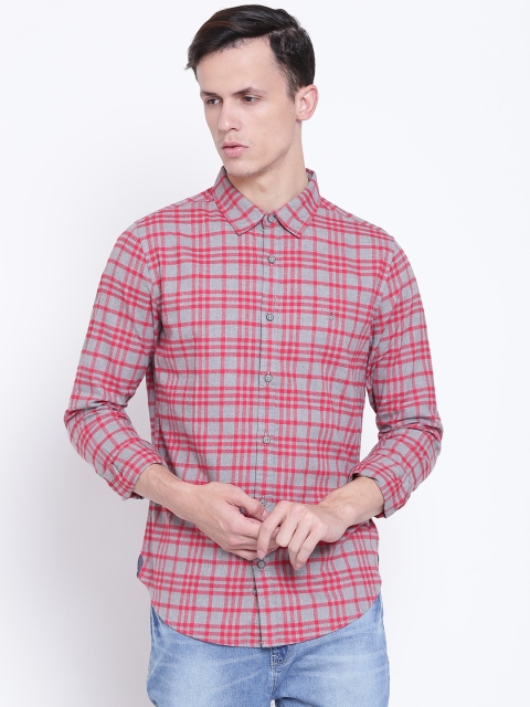 

United Colors of Benetton Men Red & Grey Slim Fit Checked Casual Shirt