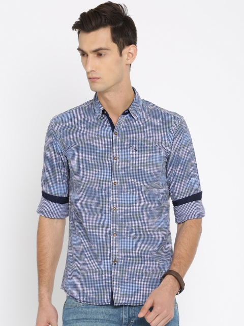 

Wrangler Men Blue & White Slim Fit Checked Casual Shirt