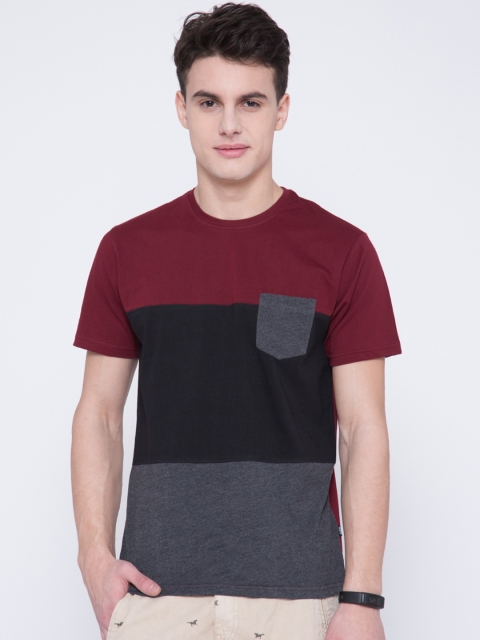 

HIGHLANDER Men Maroon Colourblocked Round Neck T-shirt