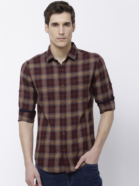 

LOCOMOTIVE Men Brown Slim Fit Checked Casual Shirt