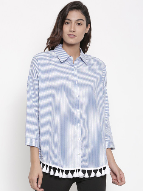 

FOREVER 21 Women White & Blue Regular Fit Striped Casual Shirt