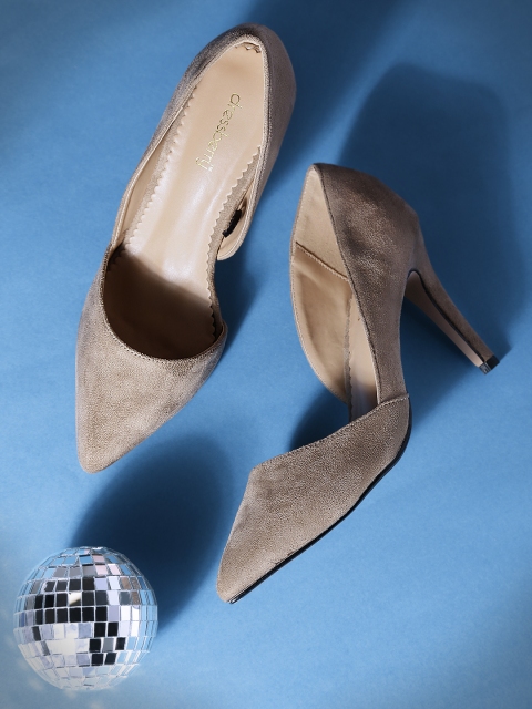 

DressBerry Women Beige Solid Pumps