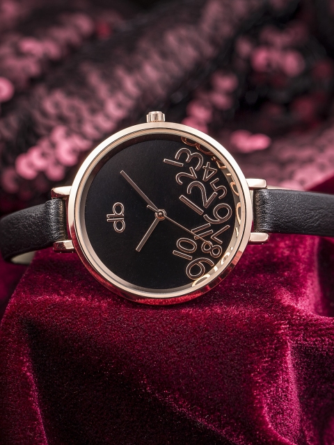 

DressBerry Women Maroon Analogue Watch