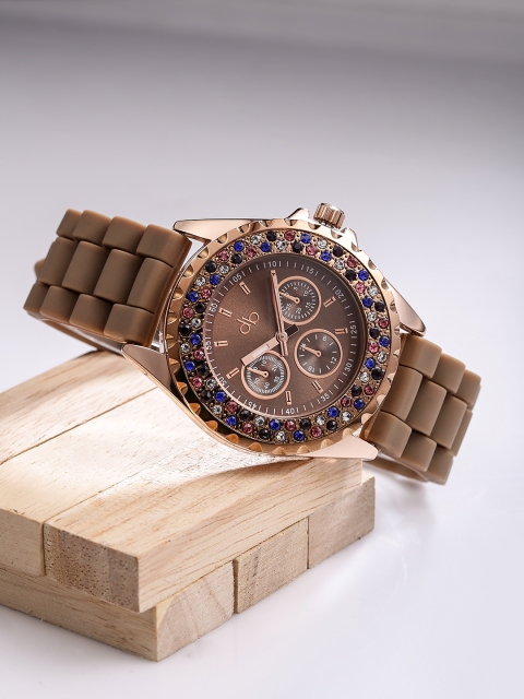 

DressBerry Women Coffee Brown Digital Watch
