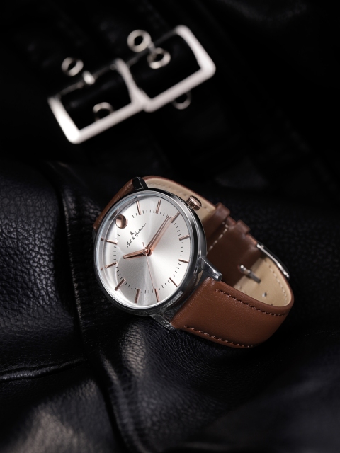 

Mast & Harbour Men Silver-Toned Analogue Watch MFB-PN-WTH-8131G