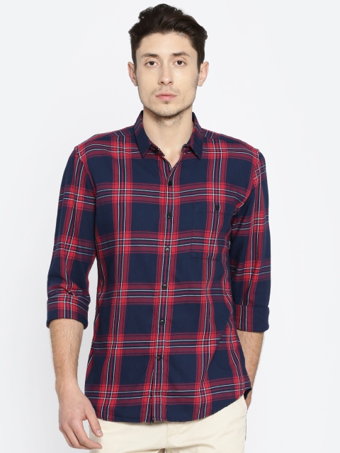 

Forca by Lifestyle Men Navy Blue & Red Checked Slim Fit Casual Shirt
