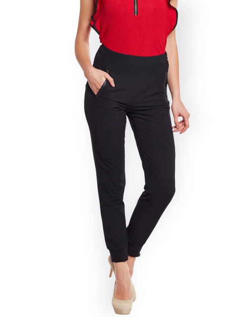

Latin Quarters Women Black Solid Jeggings