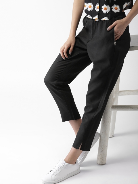 

Mast & Harbour Women Black Regular Fit Solid Cropped Regular Trousers