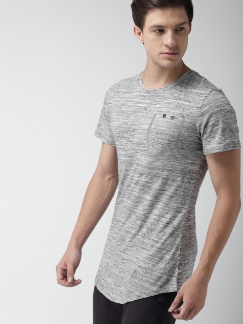 

Mast & Harbour Men Grey Solid Round Neck T-shirt