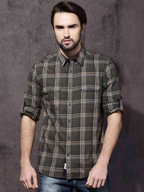 

Roadster Men Olive Green & Navy Regular Fit Checked Casual Shirt