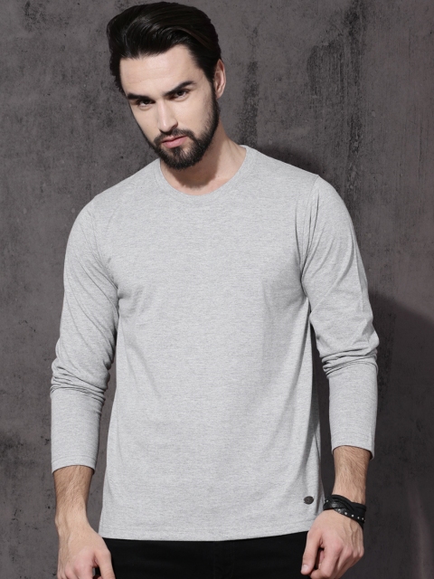 

Roadster Men Grey Melange Solid Round Neck T-shirt