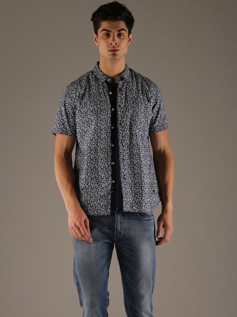 

Flying Machine Men Navy Blue & Off-White Slim Fit Printed Casual Shirt