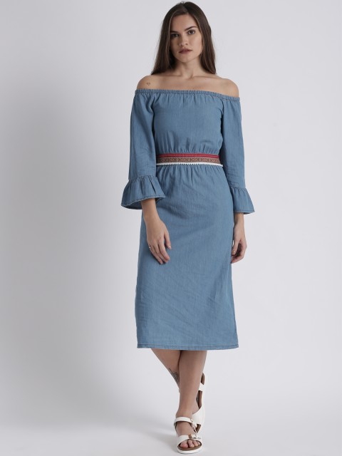 

Splash Women Blue Solid Sheath Dress