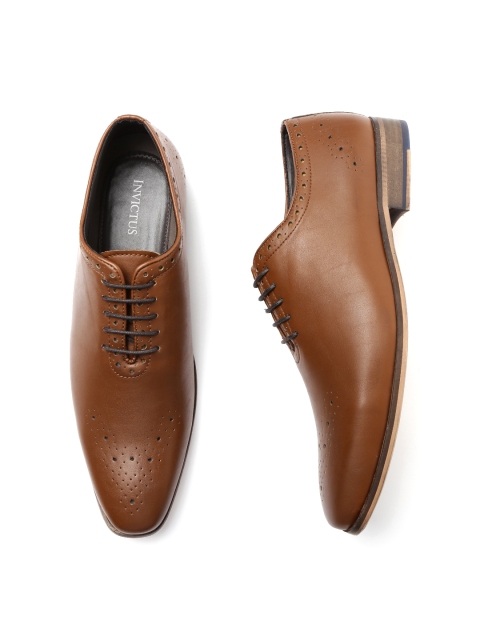 

INVICTUS Men Brown Perforated Oxfords