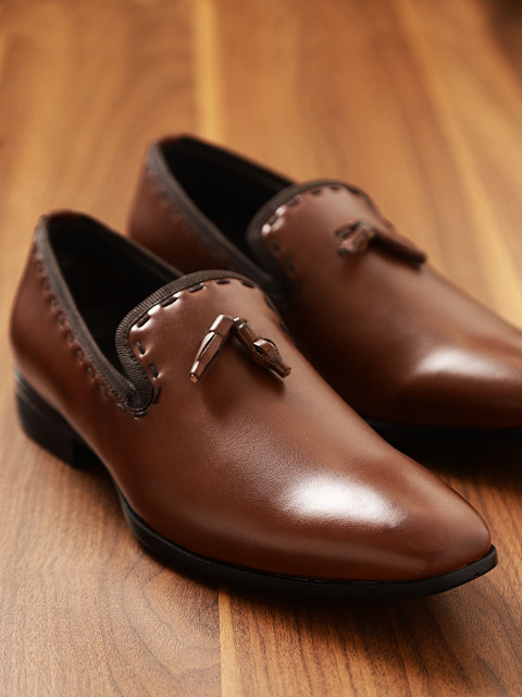 

INVICTUS Men Tan Brown Semiformal Slip-Ons
