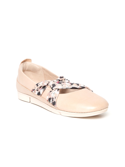 

Clarks Women Dusty Pink Leather Ballerinas