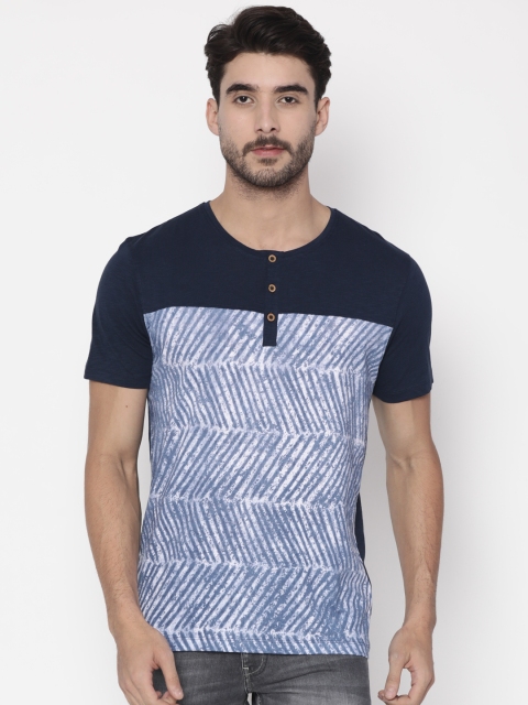 

Slub Men Navy Blue Printed Henley Neck T-shirt