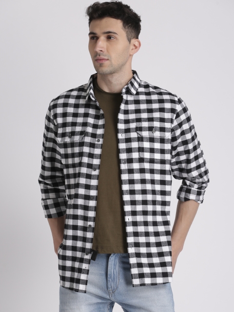 

Splash Men White & Black Regular Fit Checked Casual Shirt