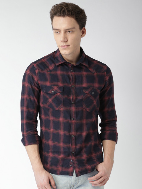 

Celio Men Red & Navy Blue Slim Fit Checked Casual Shirt