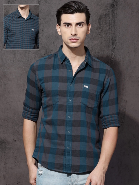 

Roadster Men Grey & Blue Regular Fit Checked Reversible Casual Shirt