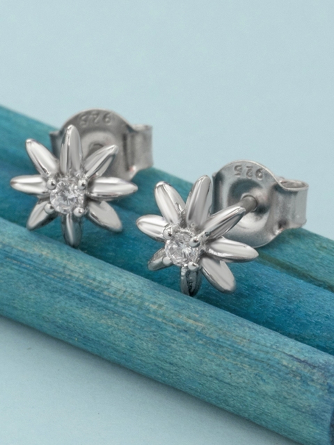 

Peora Silver-Toned Floral Studs
