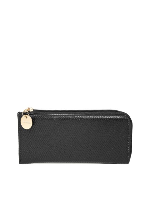 

Lisa Haydon for Lino Perros Women Black Textured Zip Around Wallet