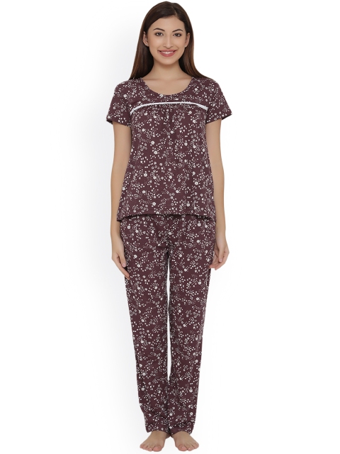 

Clovia Women Burgundy Printed Night suit