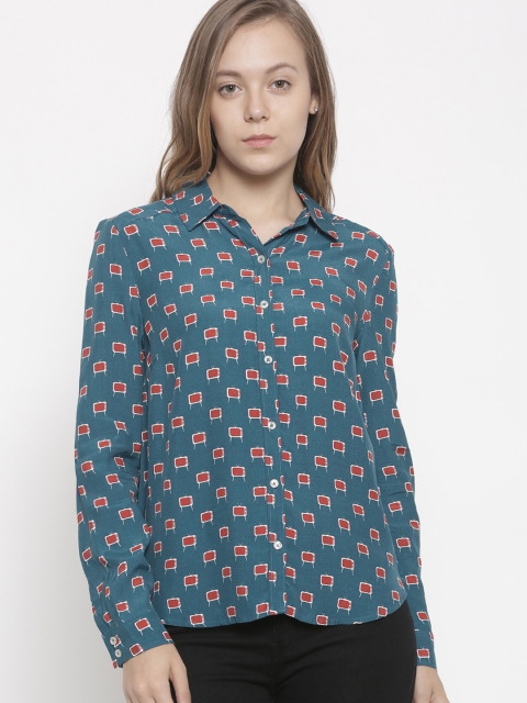 

FOREVER 21 Women Teal Blue & Red Regular Fit Printed Casual Shirt