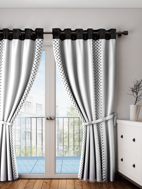 

Dreamscape White Black Single Printed Curtain with Lining