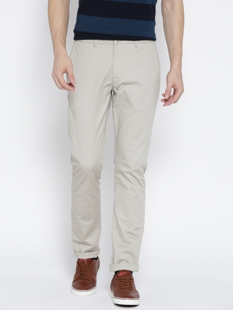 

Blackberrys Men Beige Sharp Regular Fit Solid Casual Trousers
