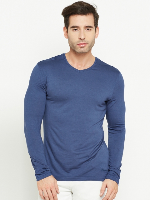 

Blackberrys Men Blue Solid V-Neck T-shirt