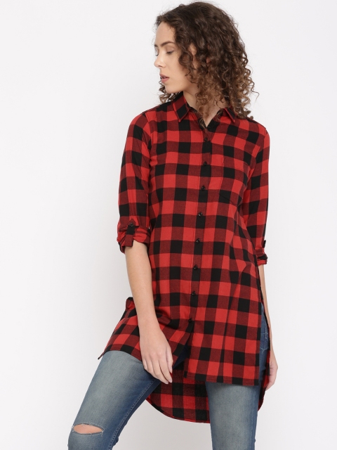 

Flying Machine Women Red & Black Regular Fit Checked Casual Shirt
