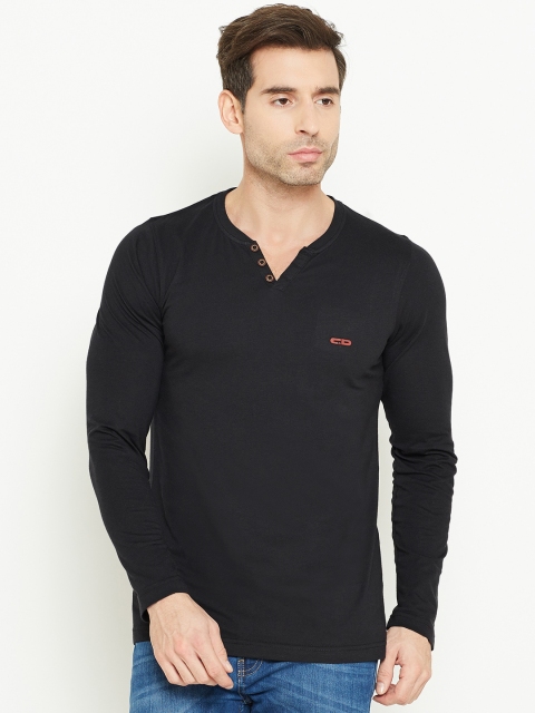 

Cloak & Decker by Monte Carlo Men Black Solid Round Neck T-shirt