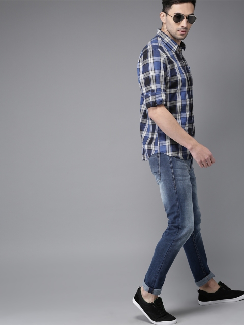 

HERE&NOW Men Blue & Black Regular Fit Checked Casual Shirt