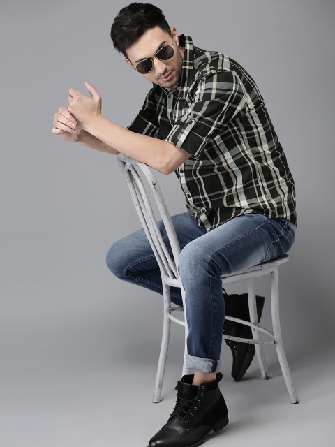 

HERE&NOW Men Black & White Regular Fit Checked Casual Shirt