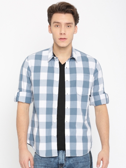 

HERE&NOW Men Blue & White Regular Fit Checked Casual Shirt