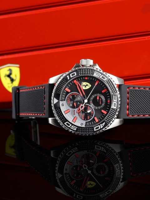 

SCUDERIA FERRARI Men Black Analogue Watch 0830467