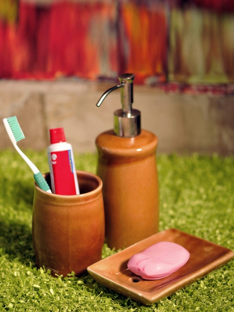

ExclusiveLane Set Of 3 Elegant Ceramic Bathroom Accessories, Brown