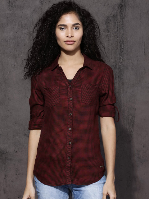 

Roadster Women Maroon & Black Regular Fit Checked Casual Shirt