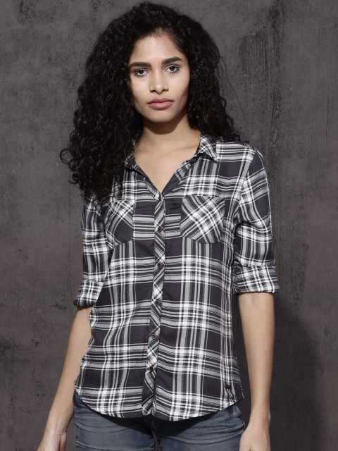 

Roadster Women Grey & White Regular Fit Checked Casual Shirt