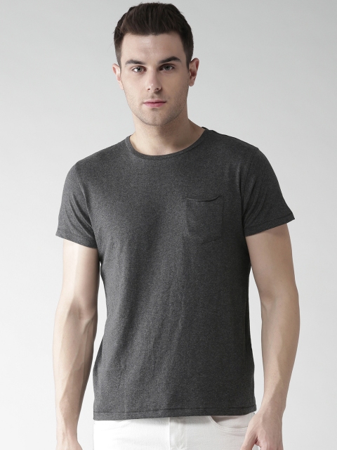 

Mast & Harbour Men Charcoal Grey Solid Round Neck T-shirt