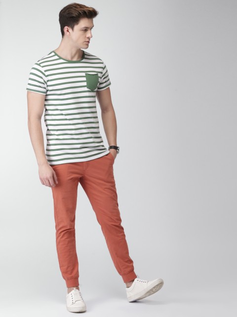 

Mast & Harbour Men Green & White Striped Round Neck T-shirt