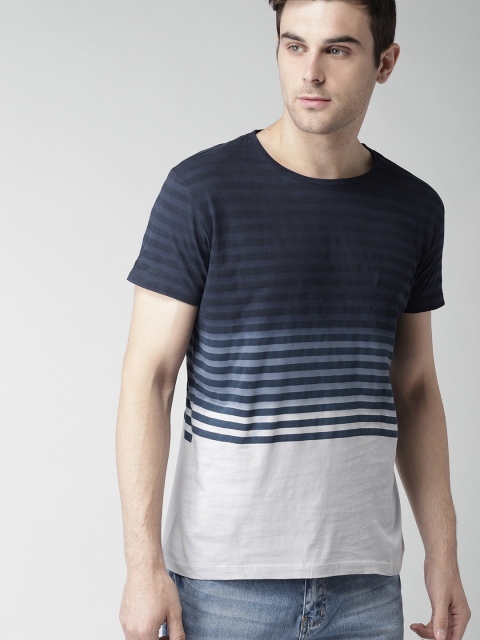 

Mast & Harbour Men Navy Blue Striped Round Neck T-shirt