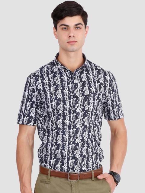 

THE BEAR HOUSE Men Navy Blue & White Tailored Fit Printed Semiformal Shirt