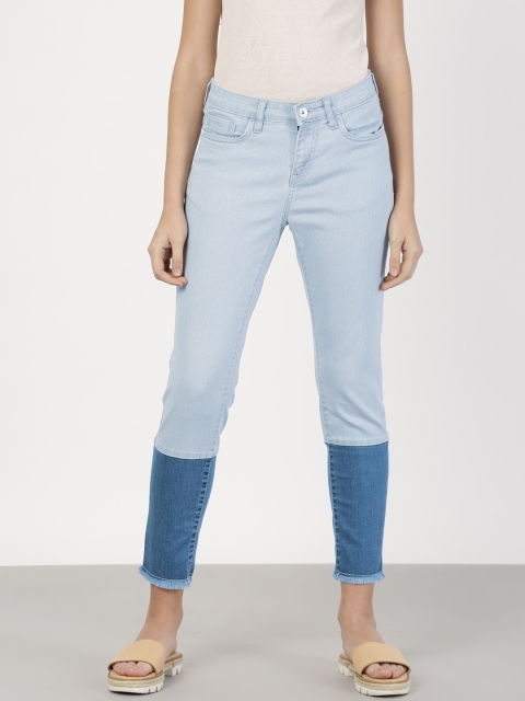 

ether Women Blue Regular Fit Mid-Rise Colourblocked Stretchable Cropped Jeans