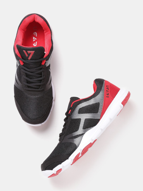 

SEVEN by MS Dhoni Men Black Stride Training Shoes