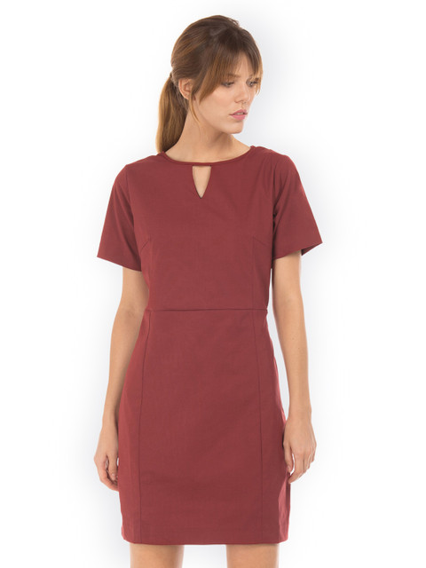 

Arrow Woman Burgundy Solid Sheath Dress